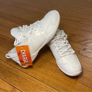 Varsity Spirit Charge White Cheer Shoes Girls Size 4 NEW